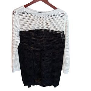 Apt. 9 black and white loose knit long sleeved sweater women’s size medium